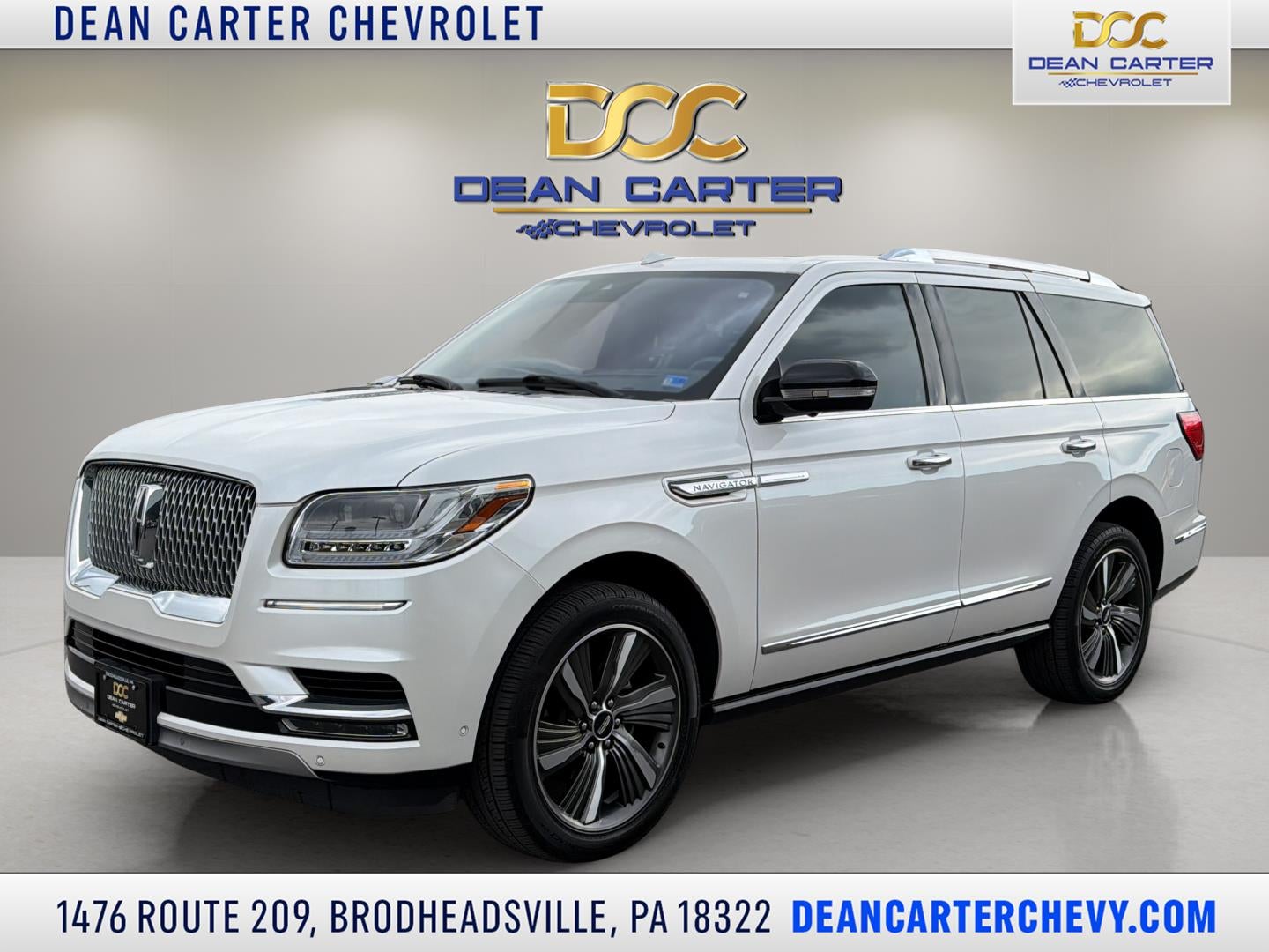 2019 Lincoln Navigator Reserve in White — front three-quarter view
