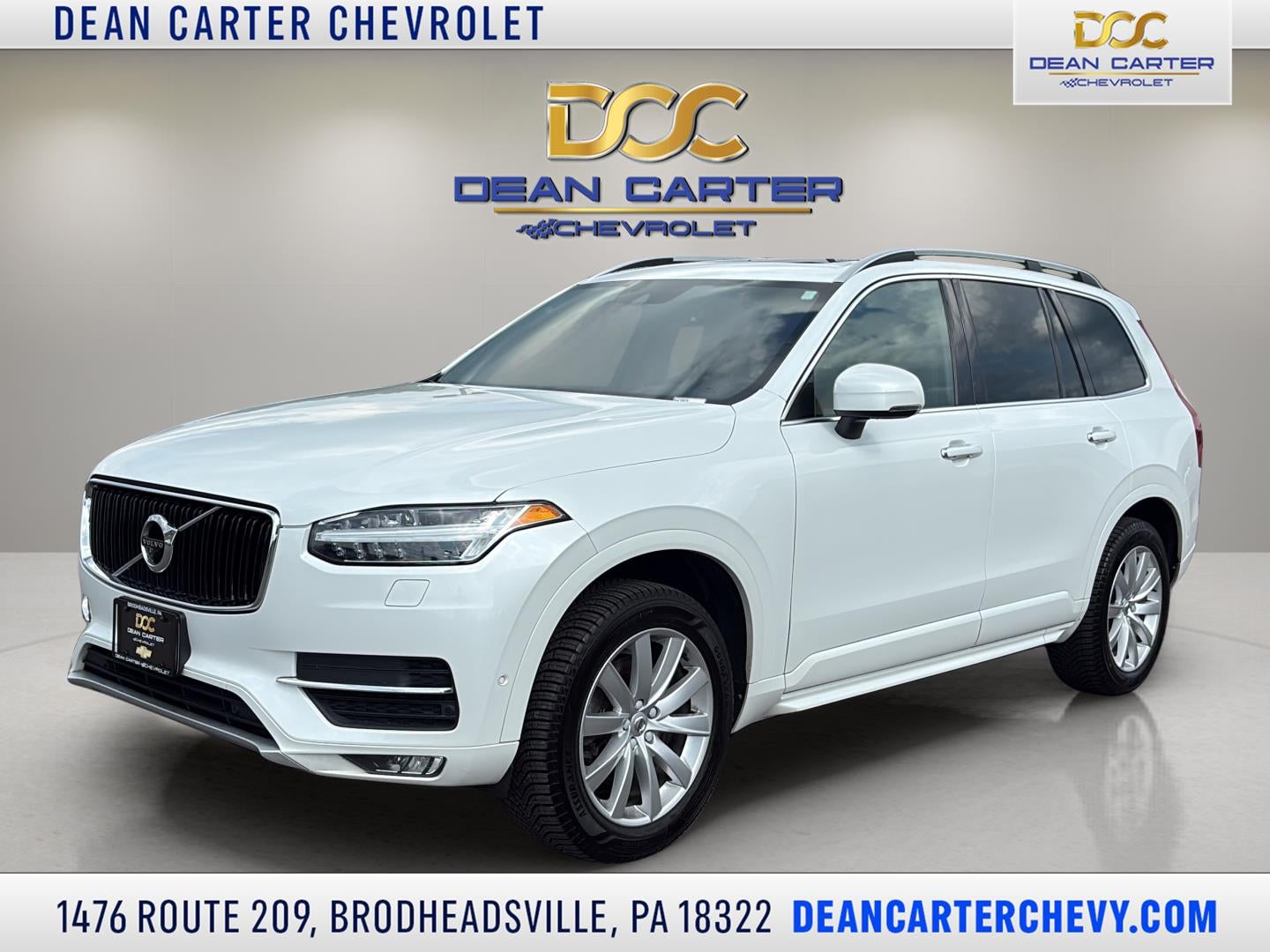2018 Volvo XC90 Momentum in White — front three-quarter view